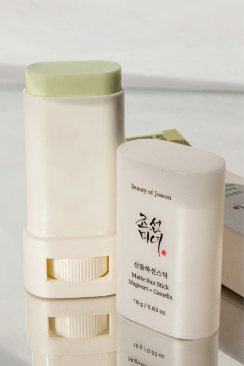 [Beauty of Joseon] Matte Sun Stick : Mugwort + Camilia (SPF 50+ PA++++) 18gr (2 formatos) - Imagen 4